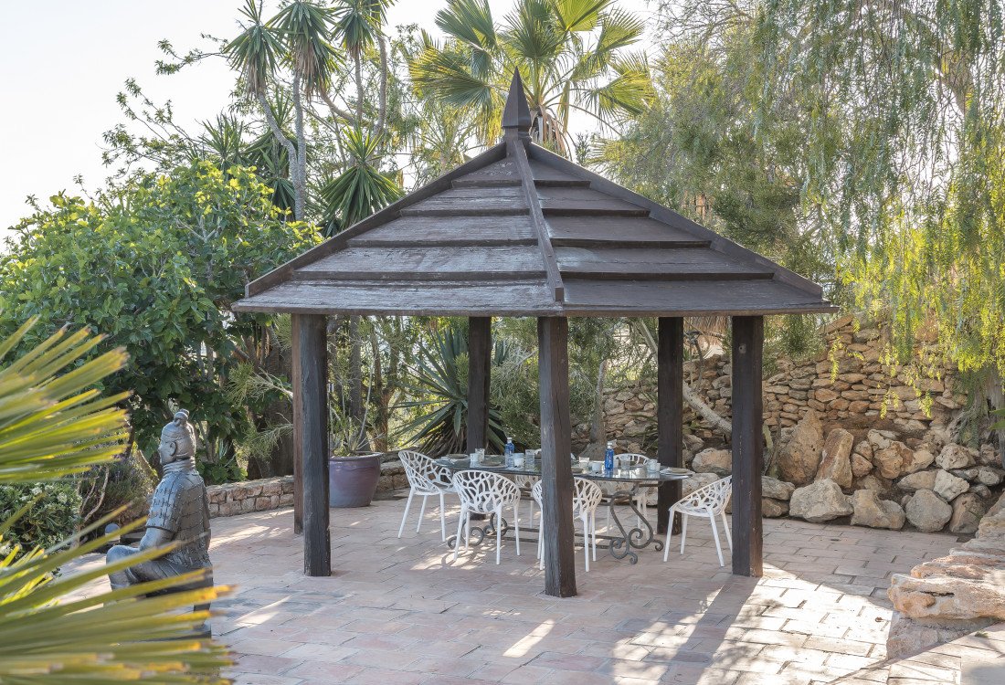 A beautiful mansion in a very desirable area, with a view of the sea and the old town of Ibiza - 7