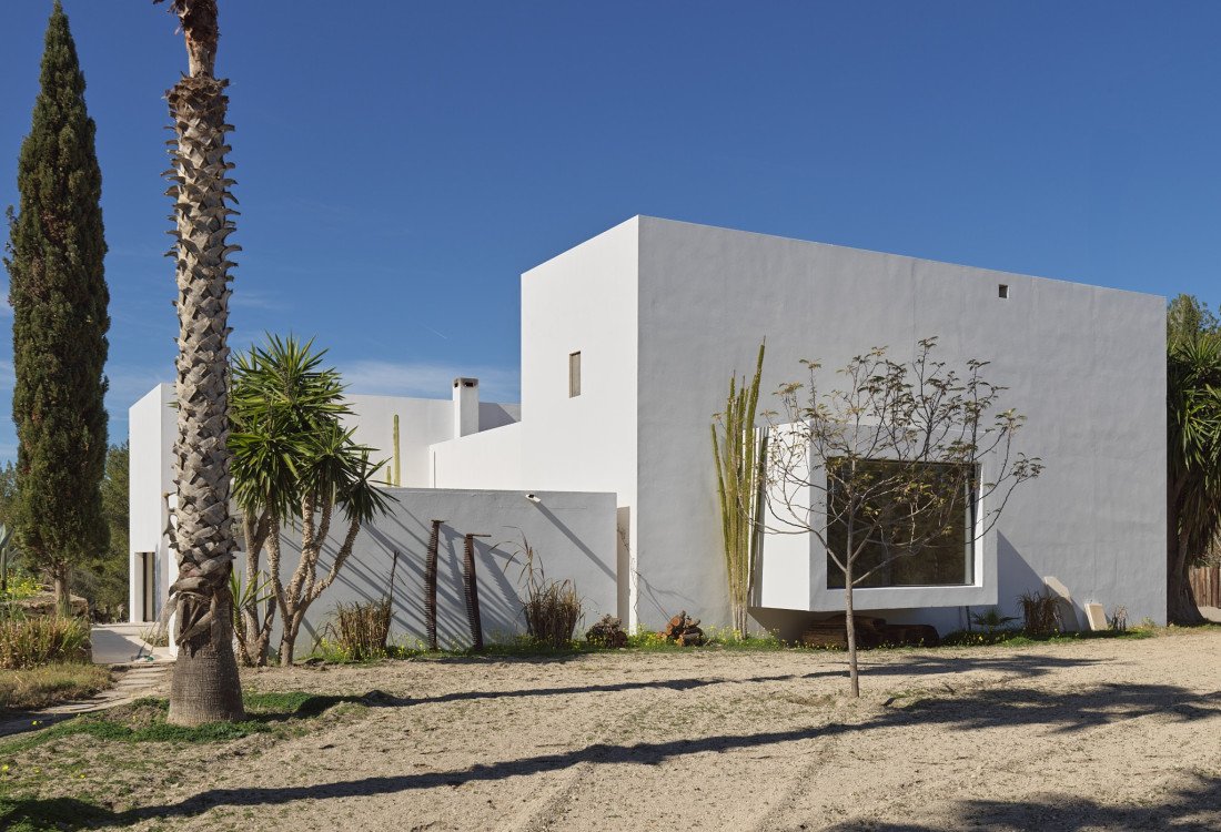 Exclusive modern villa designed by a famous architet, nested in its own natural park. - 20