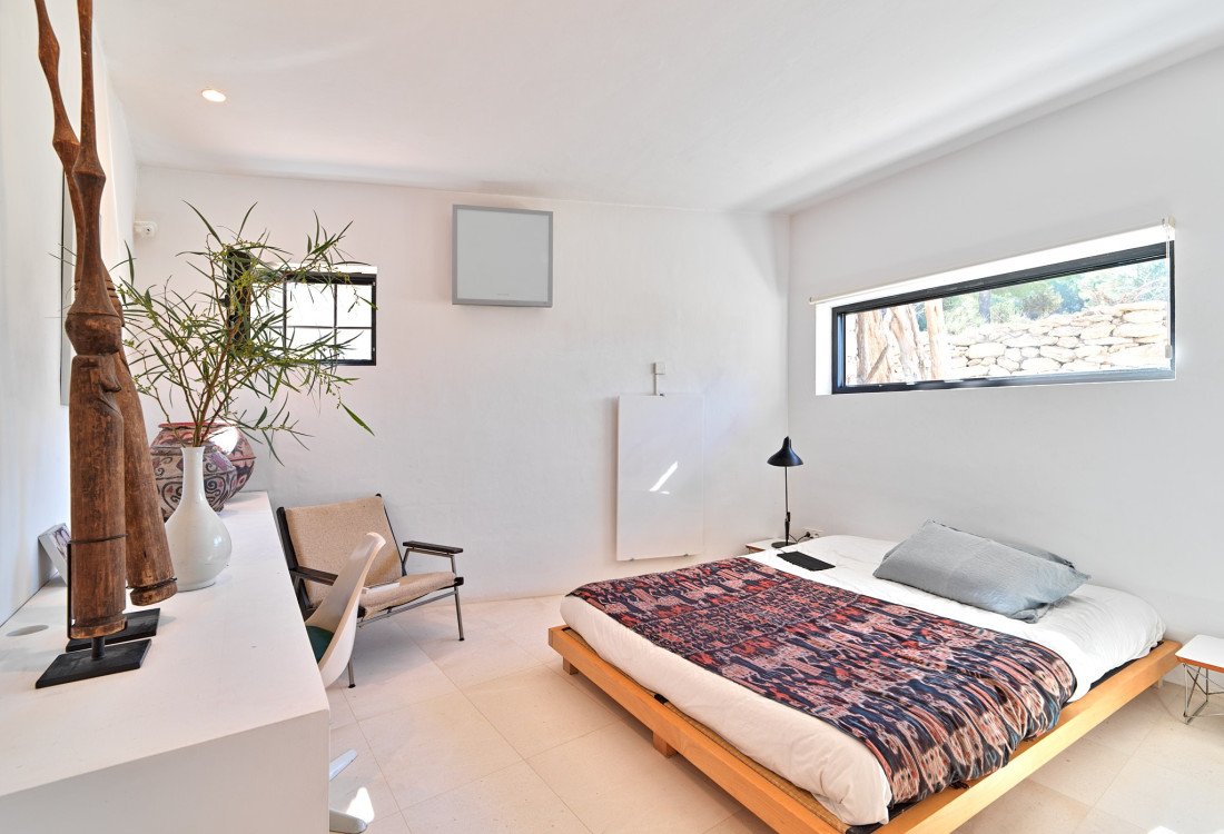 Exclusive modern villa designed by a famous architet, nested in its own natural park. - 27