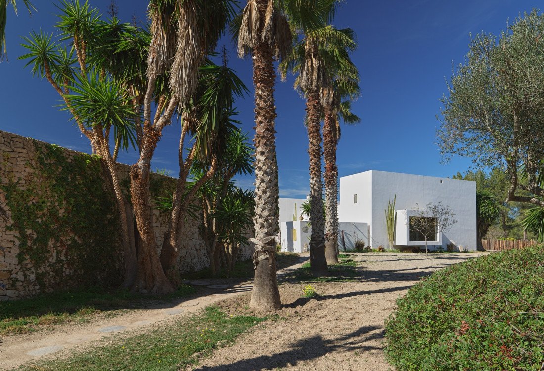 Exclusive modern villa designed by a famous architet, nested in its own natural park. - 19