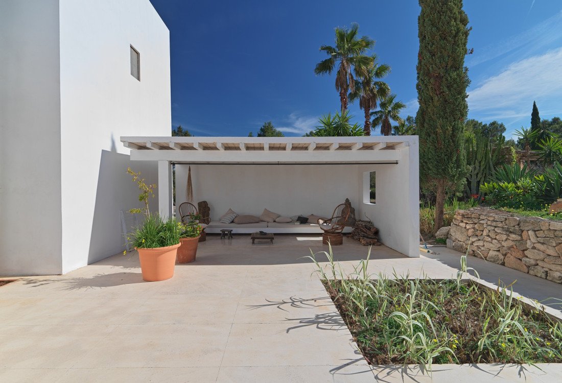 Exclusive modern villa designed by a famous architet, nested in its own natural park. - 21