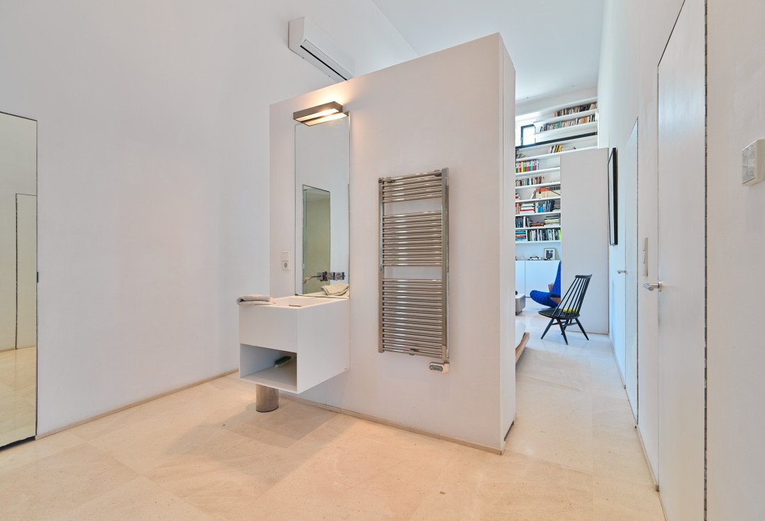 Exclusive modern villa designed by a famous architet, nested in its own natural park. - 28