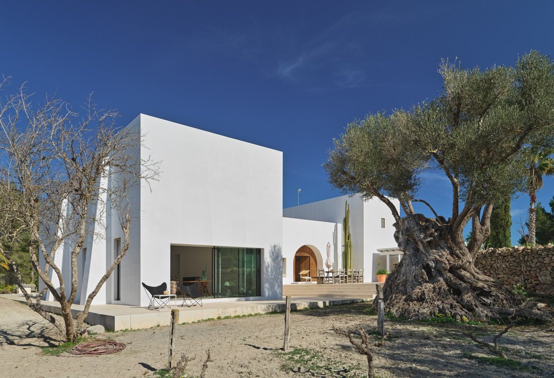 Exclusive modern villa designed by a famous architet, nested in its own natural park. - 22