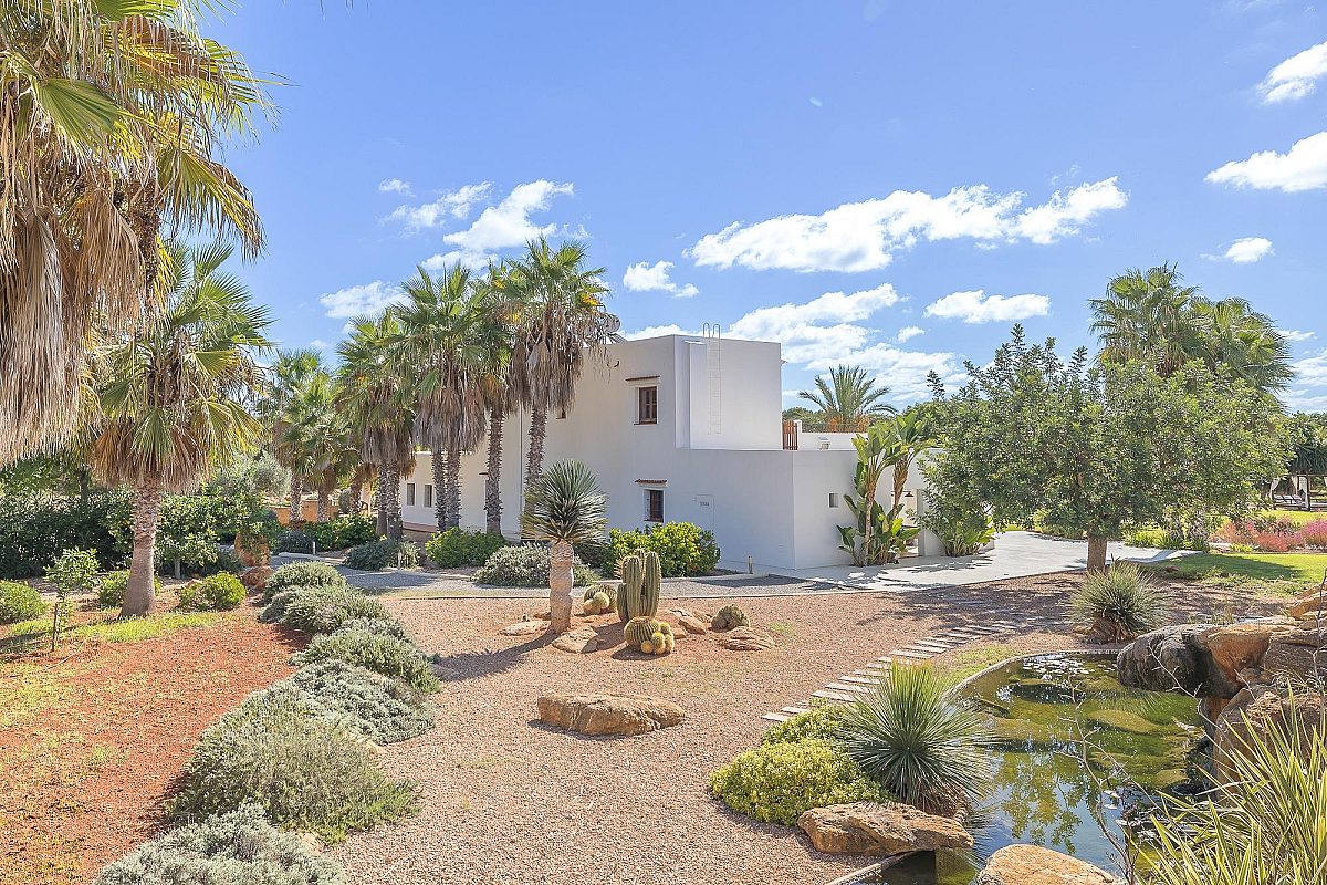 Traditional country Finca in a very convenient location a short distance from Santa Eulalia  - 7