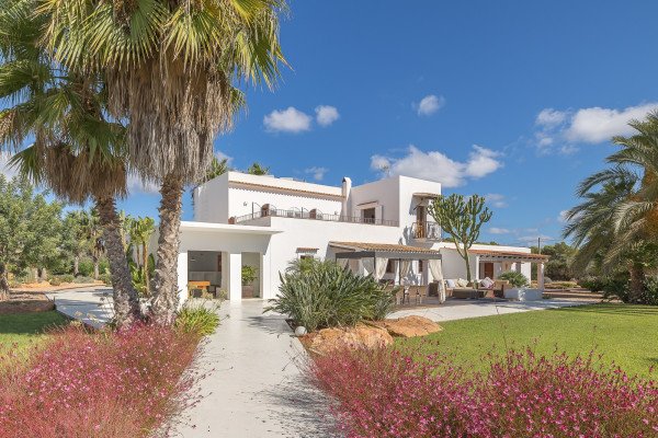 Traditional country Finca in a very convenient location a short distance from Santa Eulalia  - 2