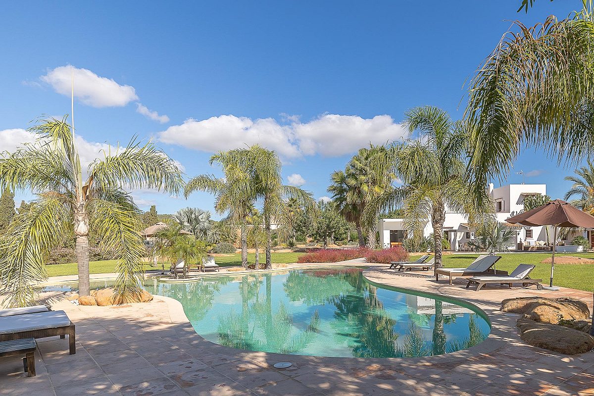 Traditional country Finca in a very convenient location a short distance from Santa Eulalia  - 46