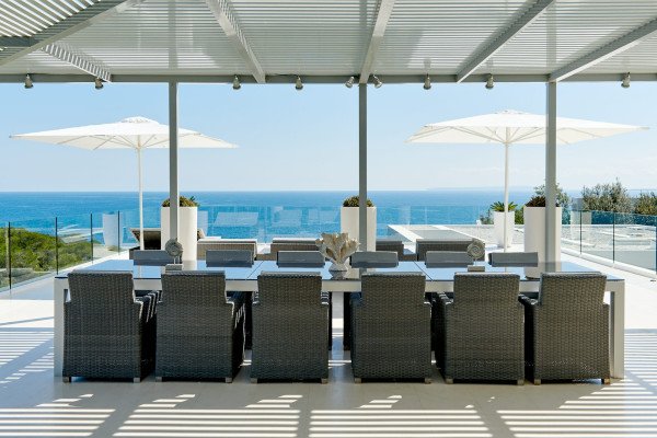 Pure luxury in first sea line with panoramic sea views in a very desirable location - 2