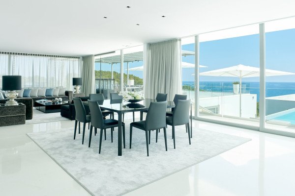 Pure luxury in first sea line with panoramic sea views in a very desirable location - 3
