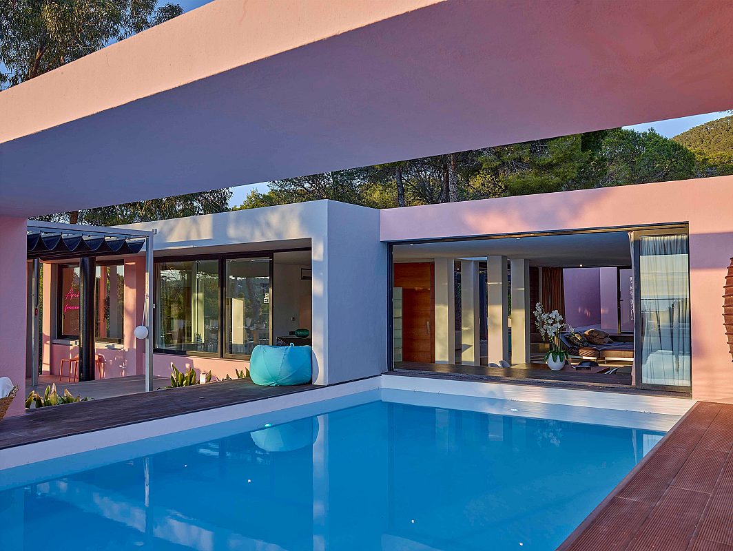 Moderna villa con impresionantes vistas en una zona tranquila y muy privada, enclavada entre Cala Tarida y Cala D'hort - 7