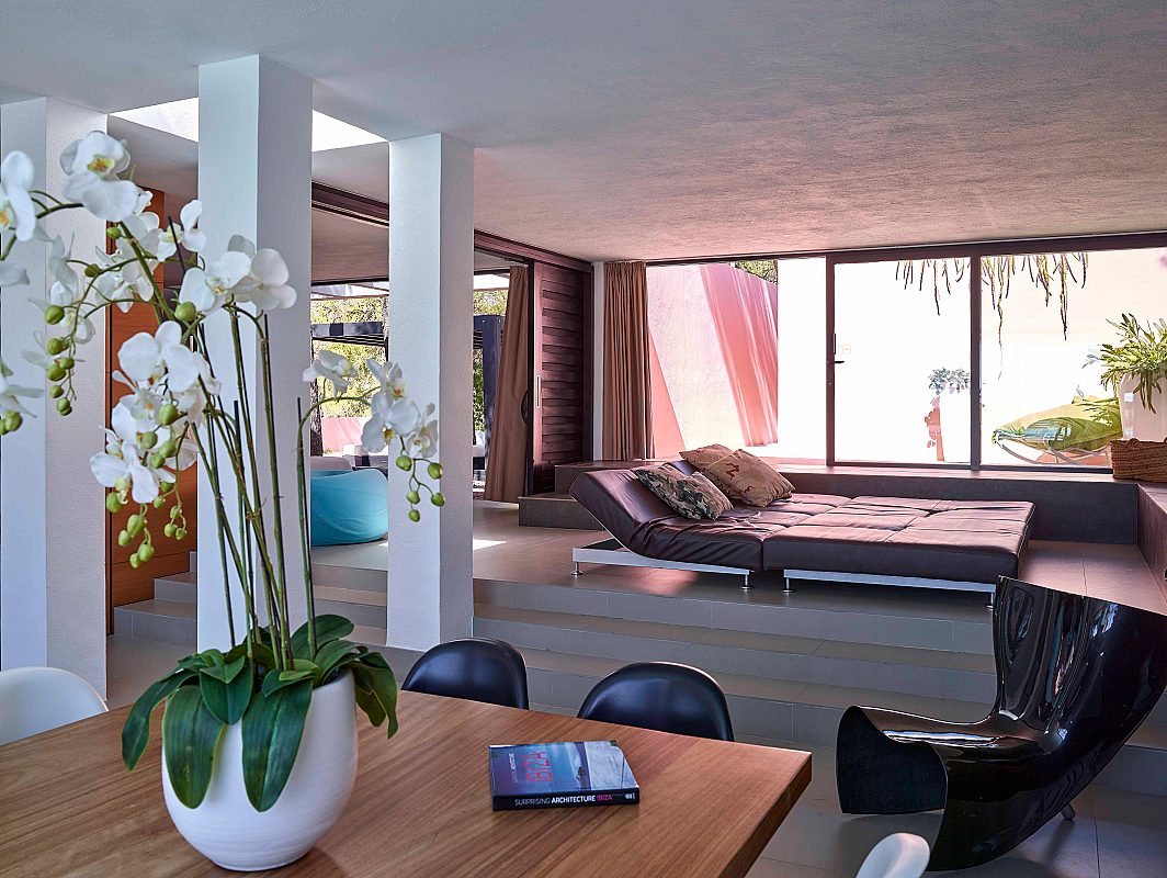Moderna villa con impresionantes vistas en una zona tranquila y muy privada, enclavada entre Cala Tarida y Cala D'hort - 33