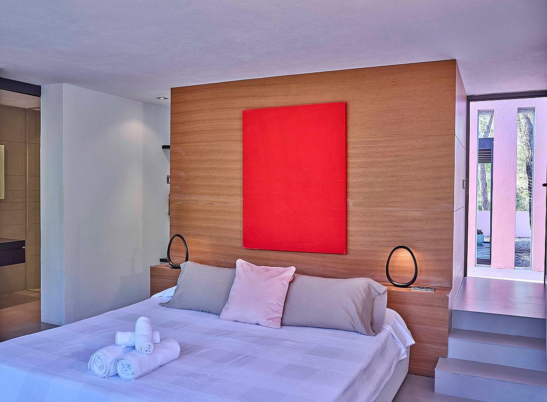 Moderna villa con impresionantes vistas en una zona tranquila y muy privada, enclavada entre Cala Tarida y Cala D'hort - 42