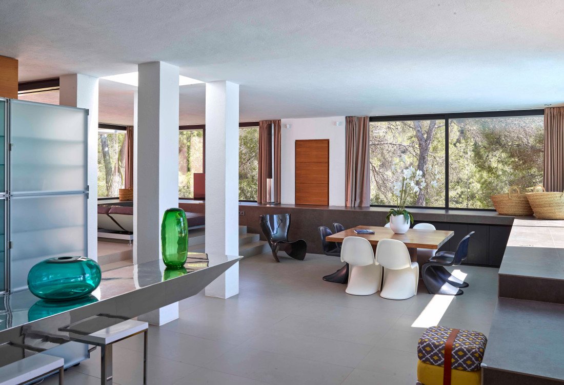 Moderna villa con impresionantes vistas en una zona tranquila y muy privada, enclavada entre Cala Tarida y Cala D'hort - 10