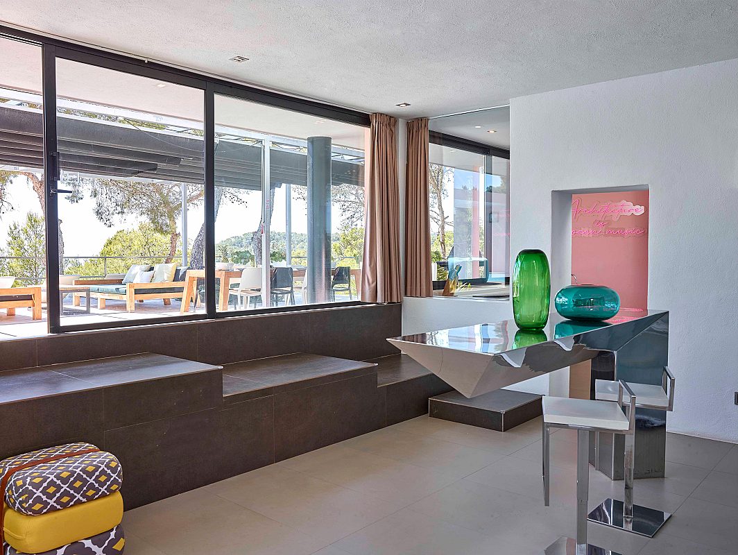 Moderna villa con impresionantes vistas en una zona tranquila y muy privada, enclavada entre Cala Tarida y Cala D'hort - 31