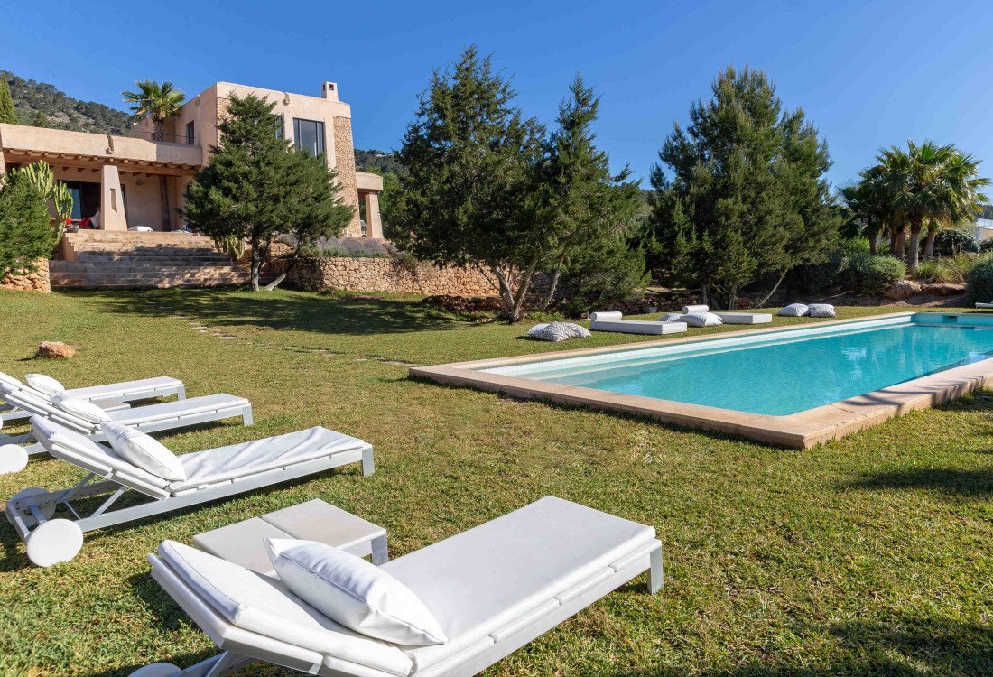 Unique villa within walking distance of Es Cubells - 17