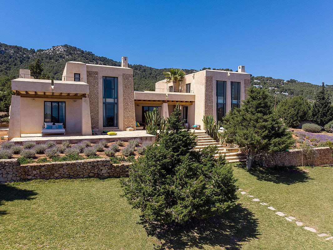 Villa única a pie del pueblo de Es Cubells - 21