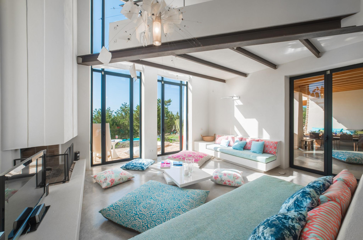 Unique villa within walking distance of Es Cubells - 4