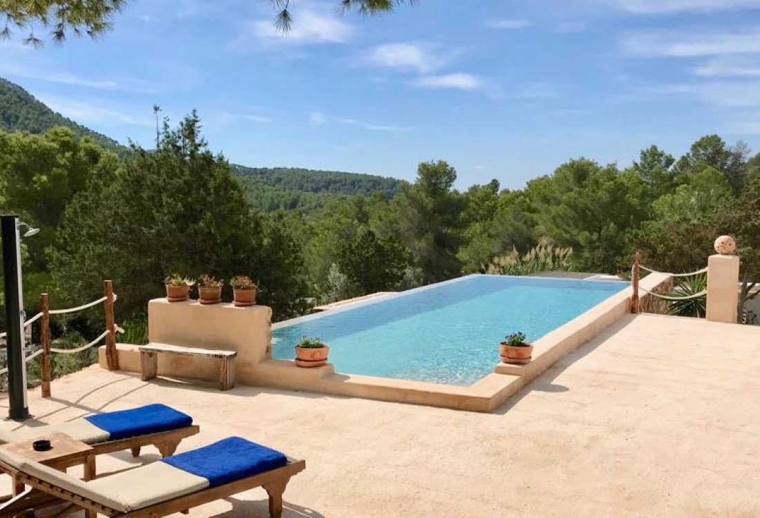 Una villa que combina una finca original con instalaciones modernas, creando un entorno agradable que proporciona privacidad a todos los huéspedes.  - 1