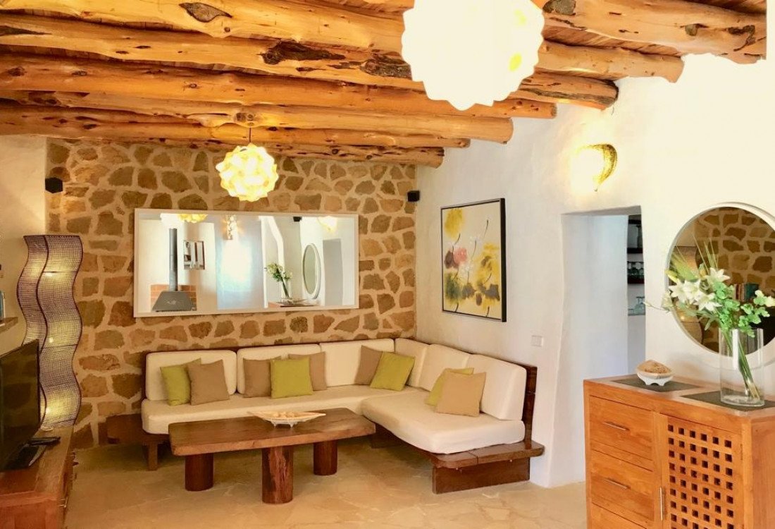 Una villa que combina una finca original con instalaciones modernas, creando un entorno agradable que proporciona privacidad a todos los huéspedes.  - 11
