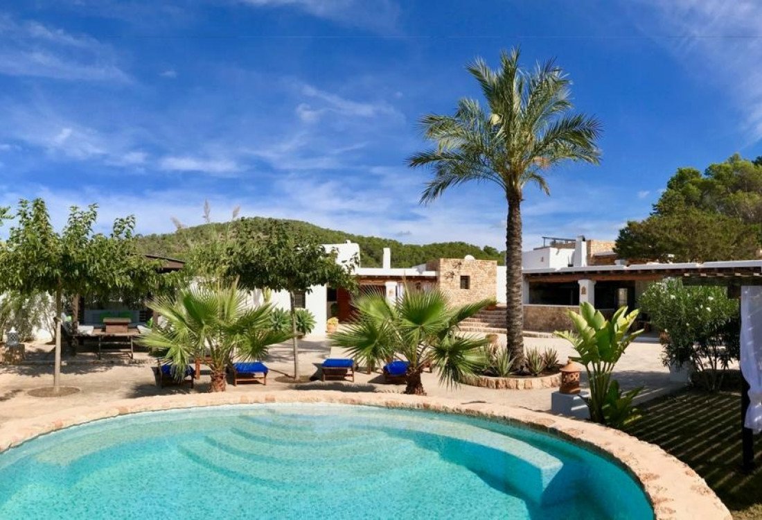 Una villa que combina una finca original con instalaciones modernas, creando un entorno agradable que proporciona privacidad a todos los huéspedes.  - 7