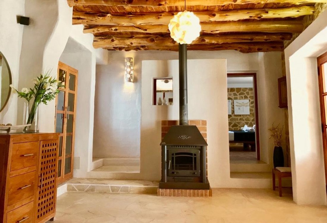 Una villa que combina una finca original con instalaciones modernas, creando un entorno agradable que proporciona privacidad a todos los huéspedes.  - 13