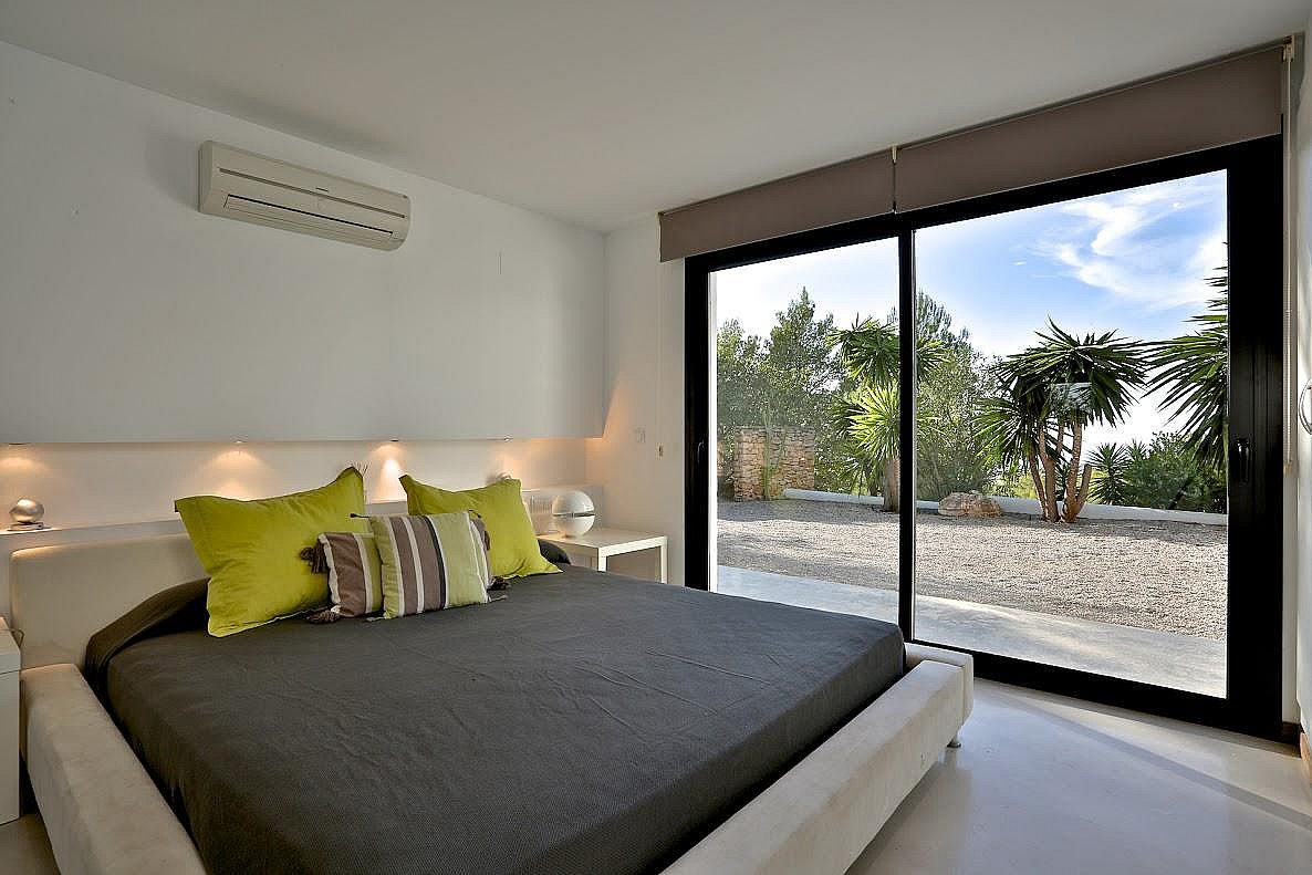 Contemporary villa with amazing sea views - 20