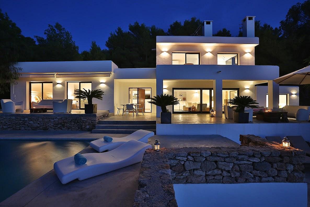 Contemporary villa with amazing sea views - 23