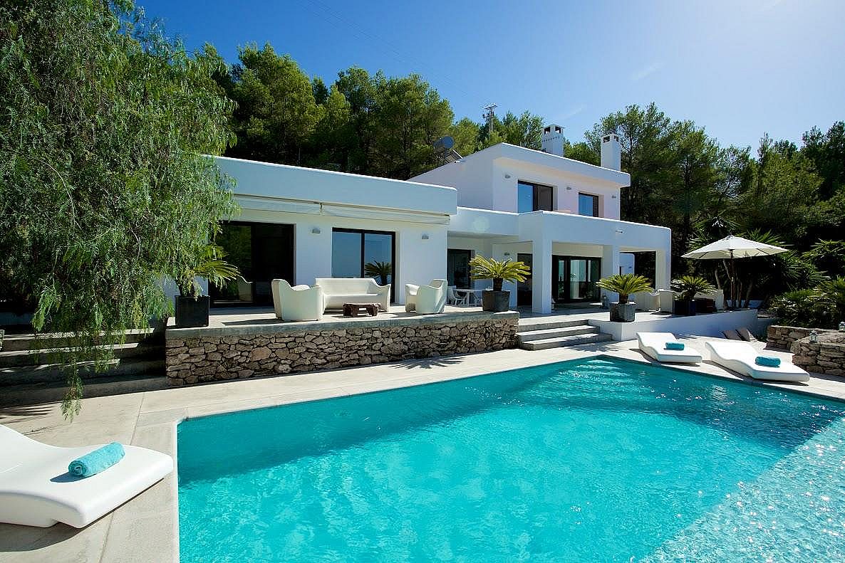 Contemporary villa with amazing sea views - 1