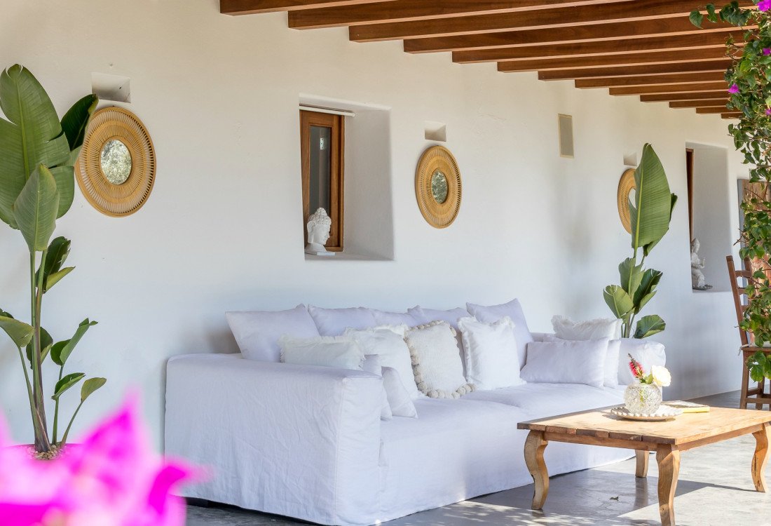 Finca reformada que combina el auténtico encanto ibicenco con lujosas comodidades - 11