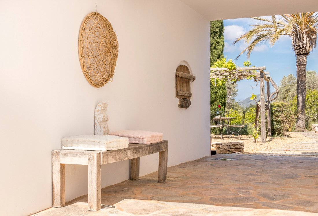 Finca reformada que combina el auténtico encanto ibicenco con lujosas comodidades - 12