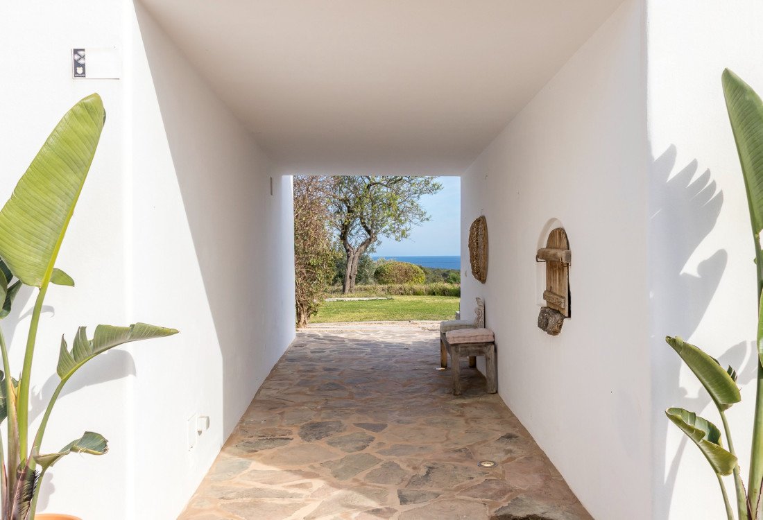 Finca reformada que combina el auténtico encanto ibicenco con lujosas comodidades - 10