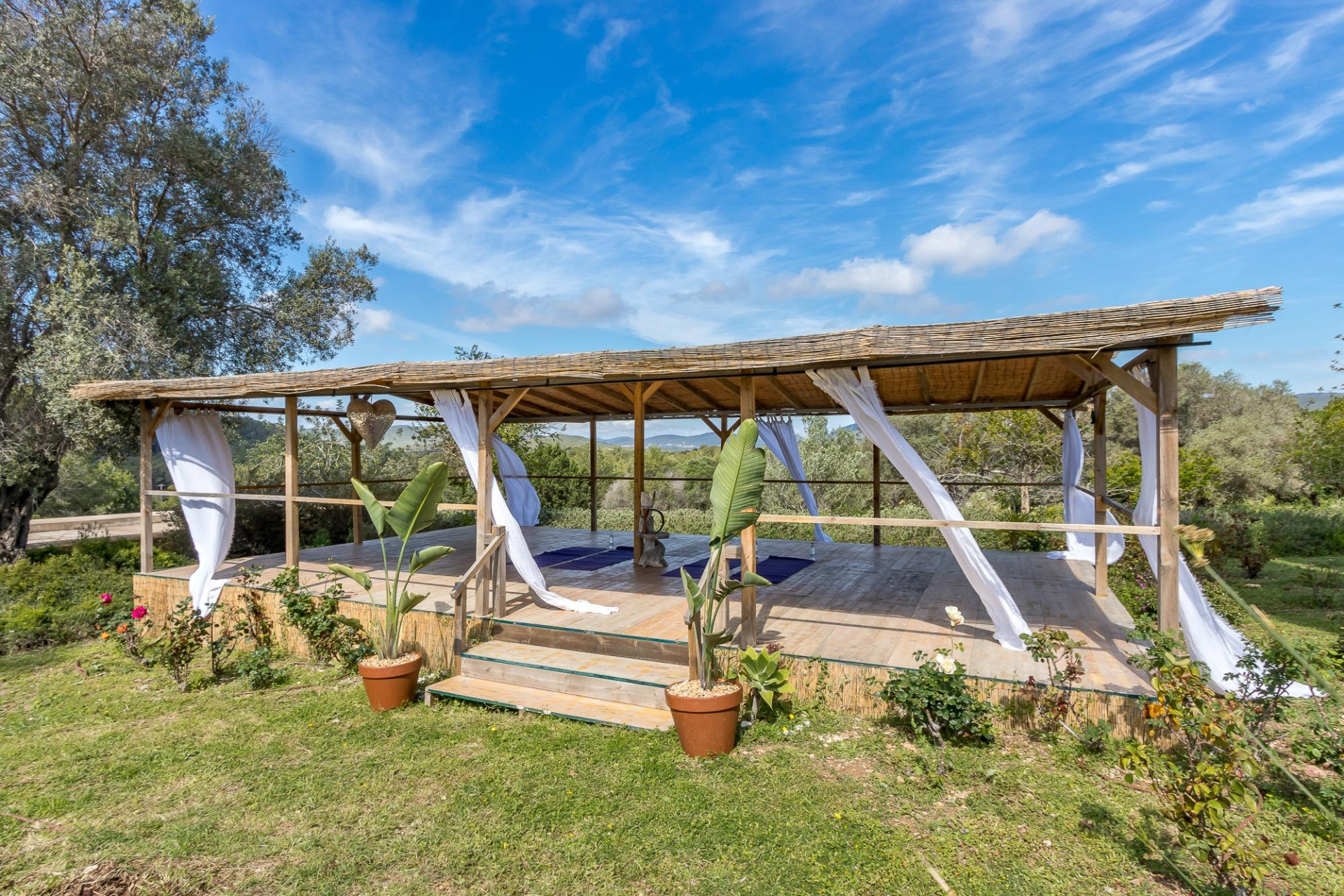 Finca reformada que combina el auténtico encanto ibicenco con lujosas comodidades - 15