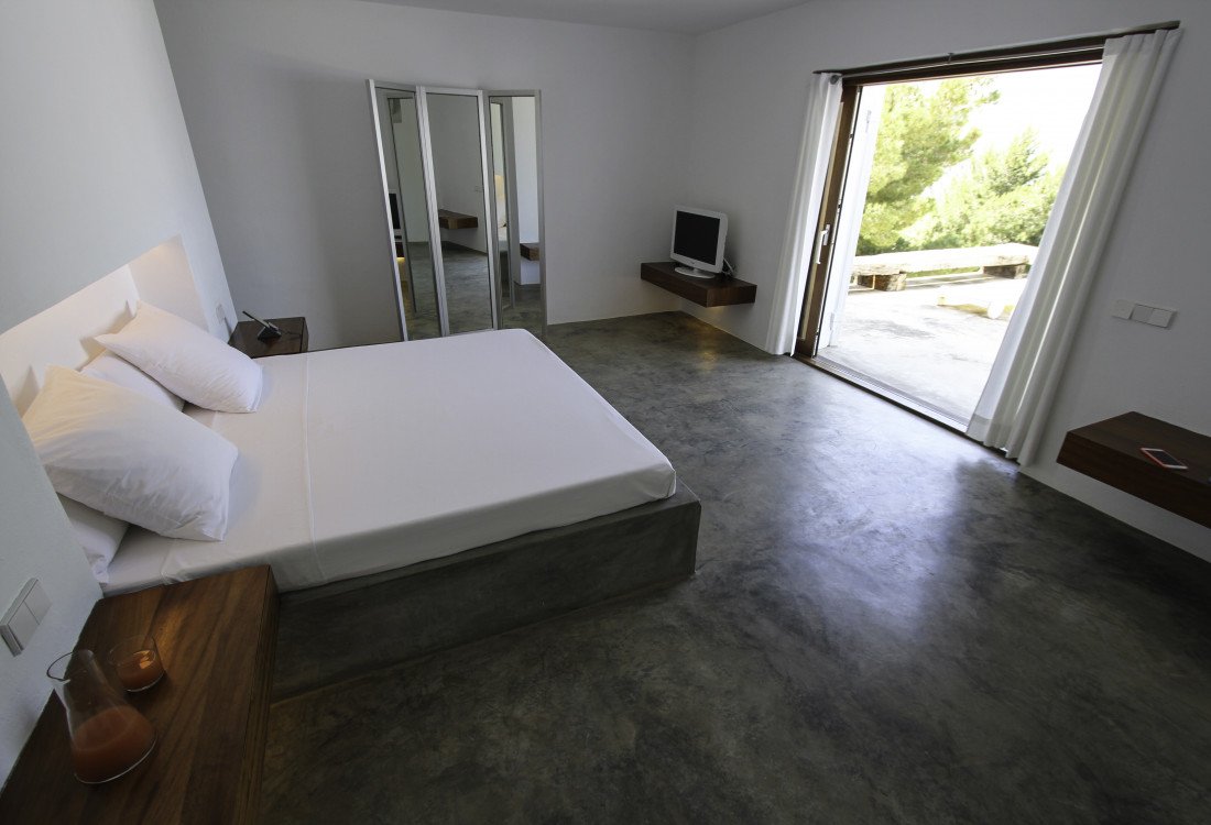 Minimalist seafront mansion with fantastic views - 19