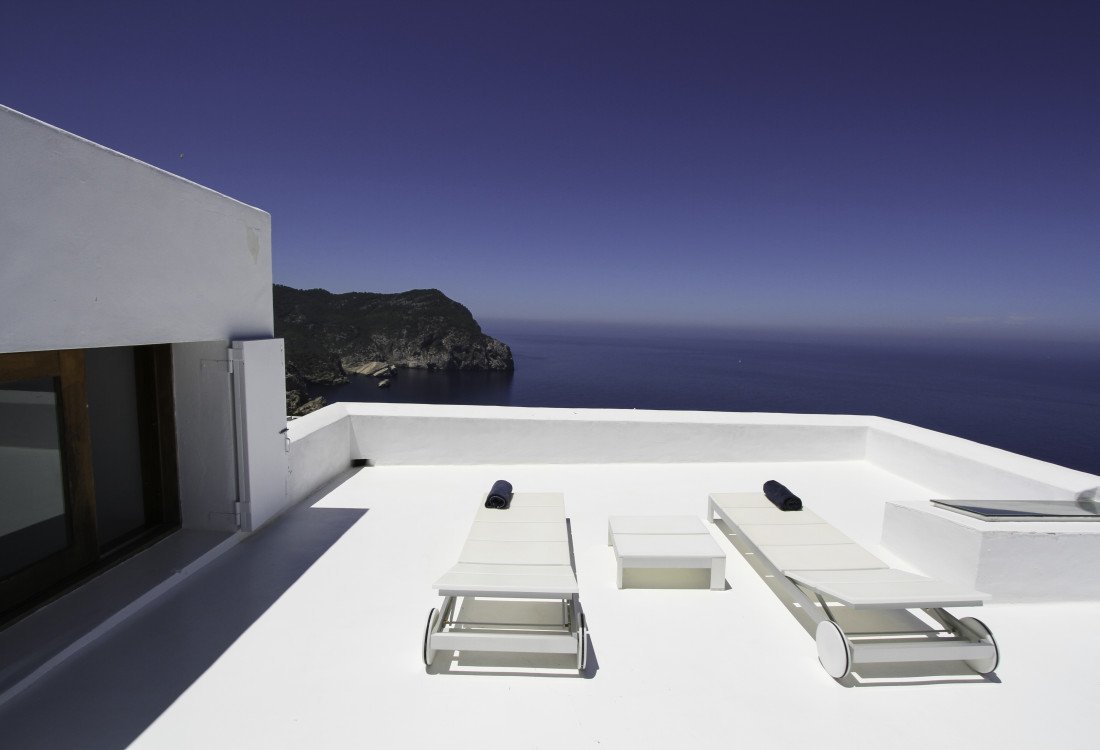 Minimalist seafront mansion with fantastic views - 4