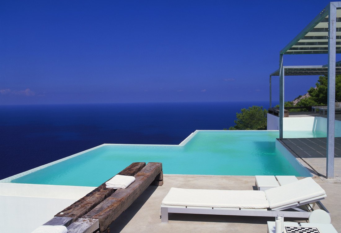 Minimalist seafront mansion with fantastic views - 3