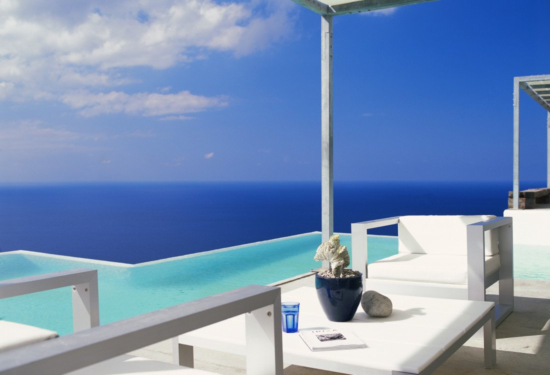 Minimalist seafront mansion with fantastic views - 2