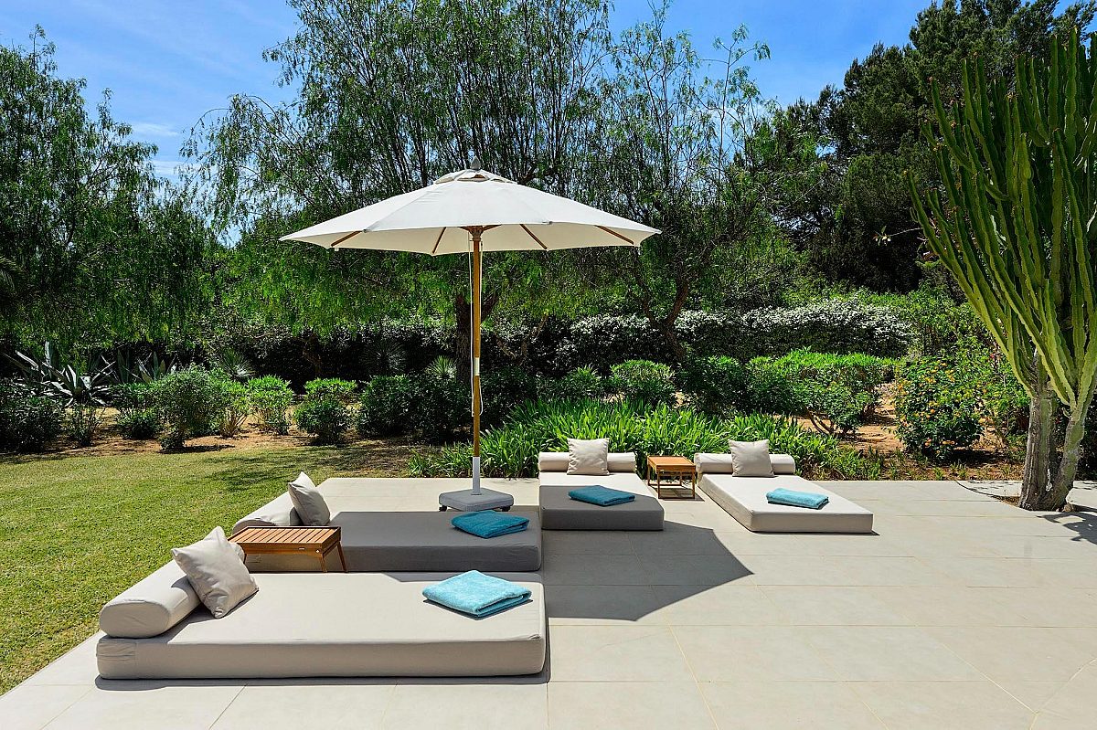 Preciosa villa familiar en una zona muy solicitada, con amplios espacios exteriores y vistas al mar  - 11