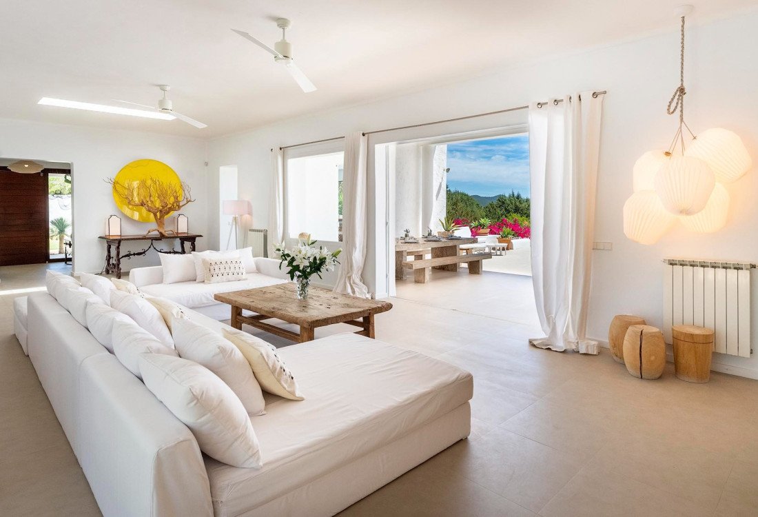 Wunderschöne Familienvilla in sehr begehrter Lage, mit großen Außenbereichen und Meerblick  - 27