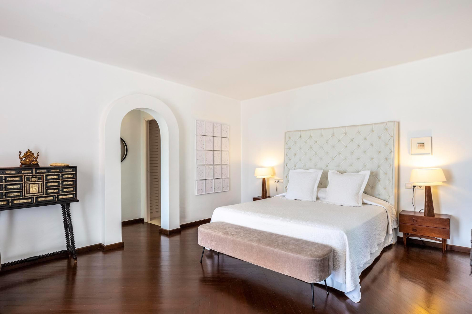 Wunderschöne Familienvilla in sehr begehrter Lage, mit großen Außenbereichen und Meerblick  - 59