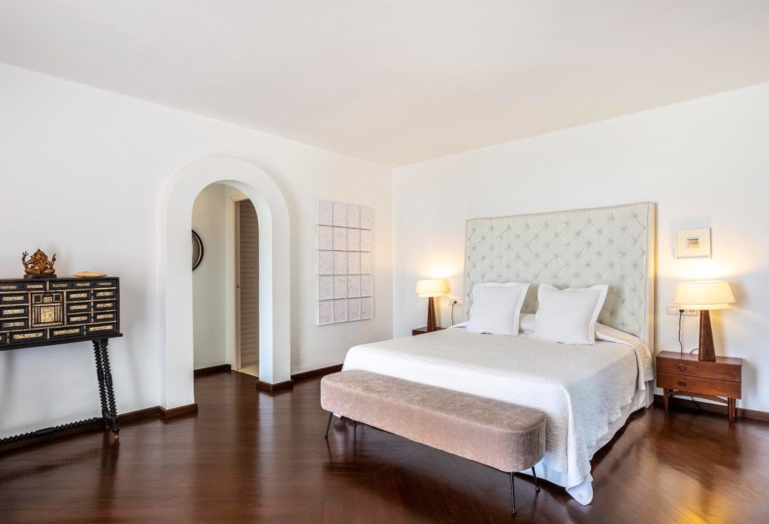 Wunderschöne Familienvilla in sehr begehrter Lage, mit großen Außenbereichen und Meerblick  - 59