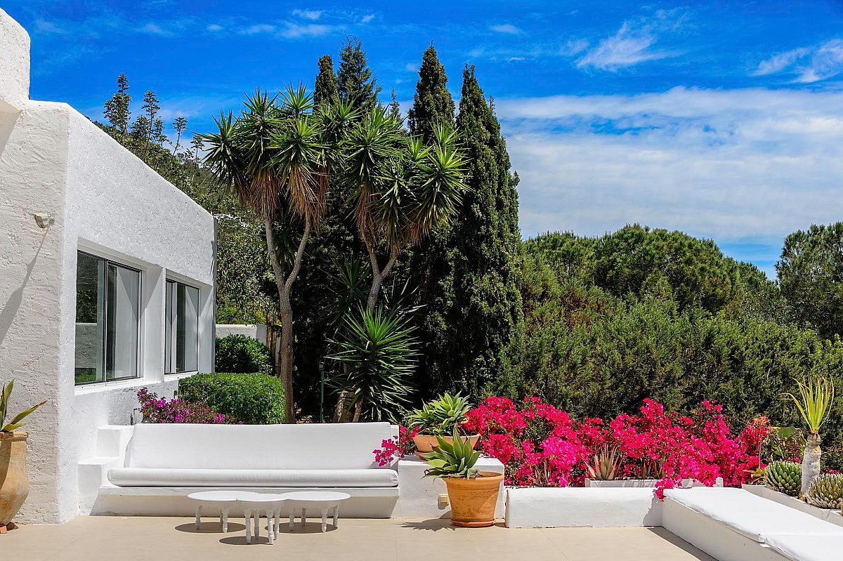 Preciosa villa familiar en una zona muy solicitada, con amplios espacios exteriores y vistas al mar  - 51