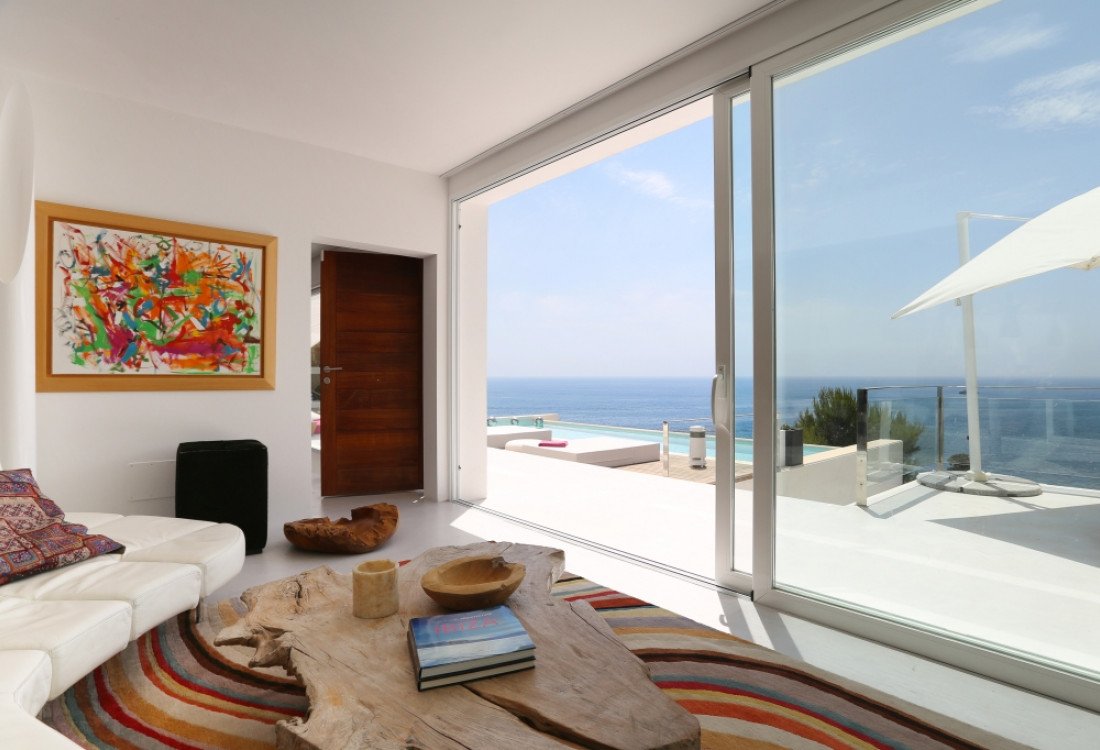 Stylish modern villa with outstanding sea views - 3