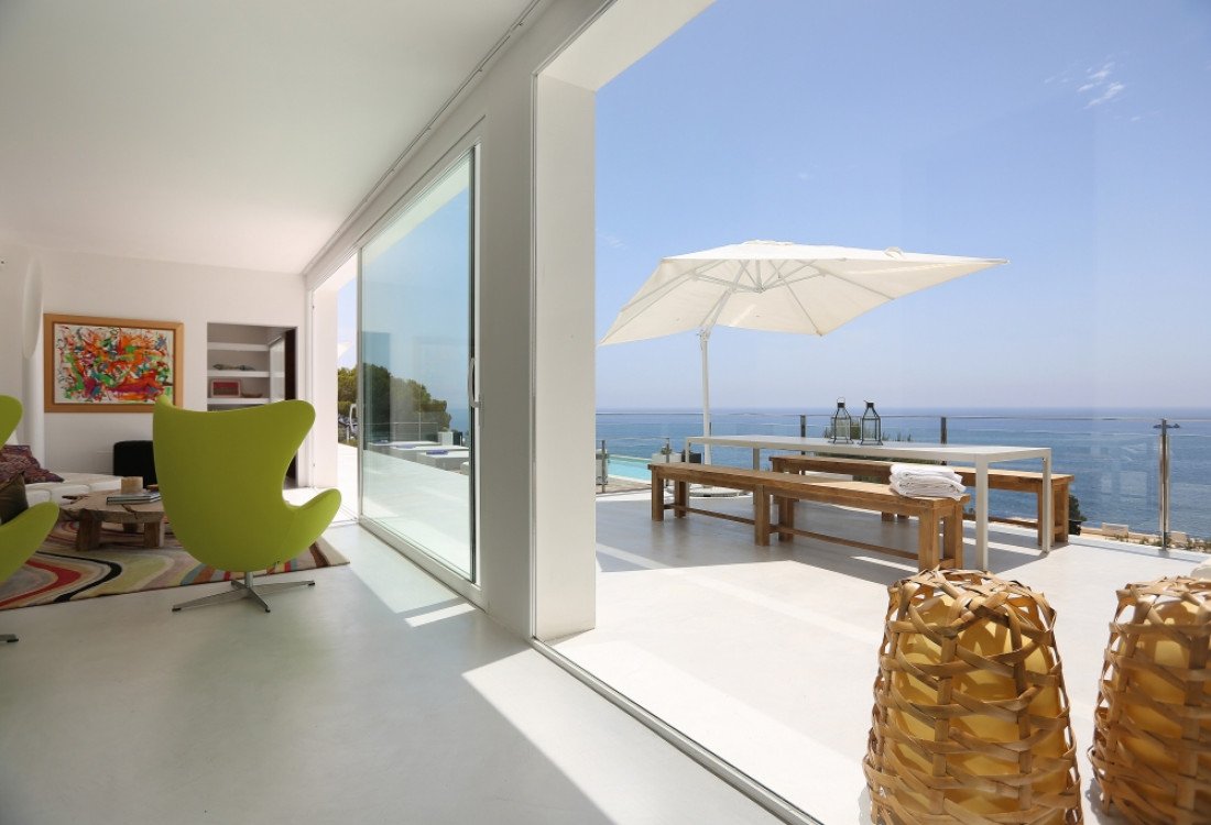 Stylish modern villa with outstanding sea views - 10