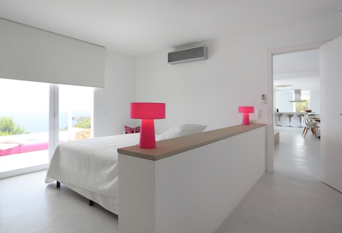 Stylish modern villa with outstanding sea views - 15