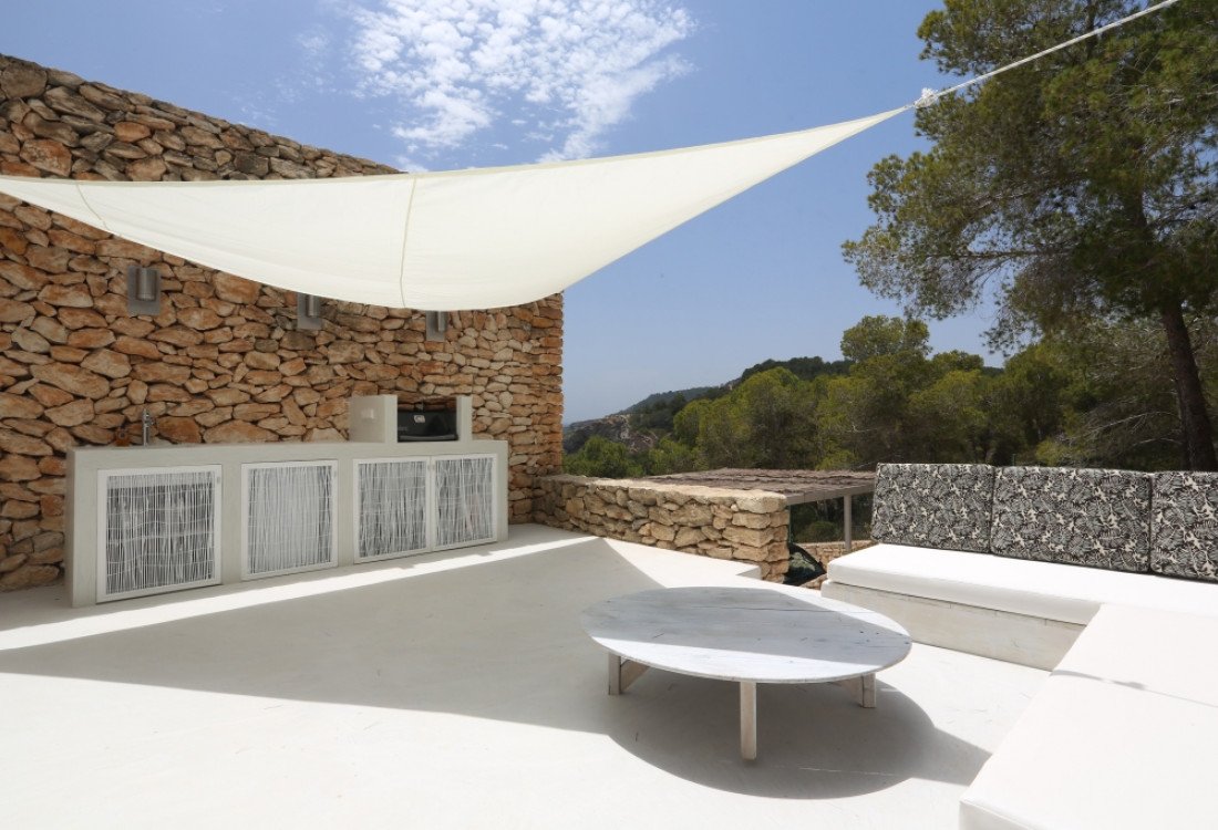 Stylish modern villa with outstanding sea views - 14