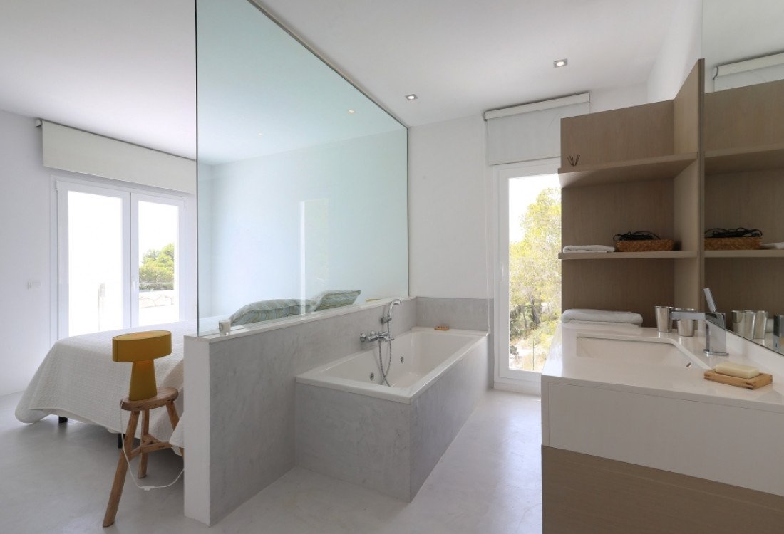 Stylish modern villa with outstanding sea views - 19