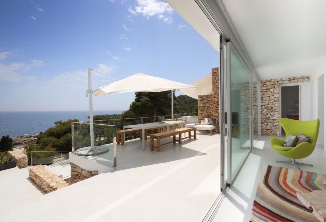Stylish modern villa with outstanding sea views - 12