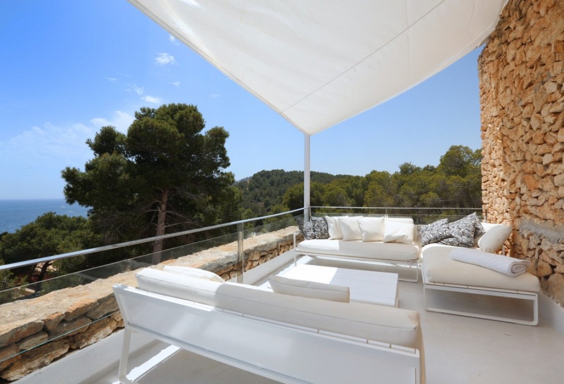 Stylish modern villa with outstanding sea views - 20