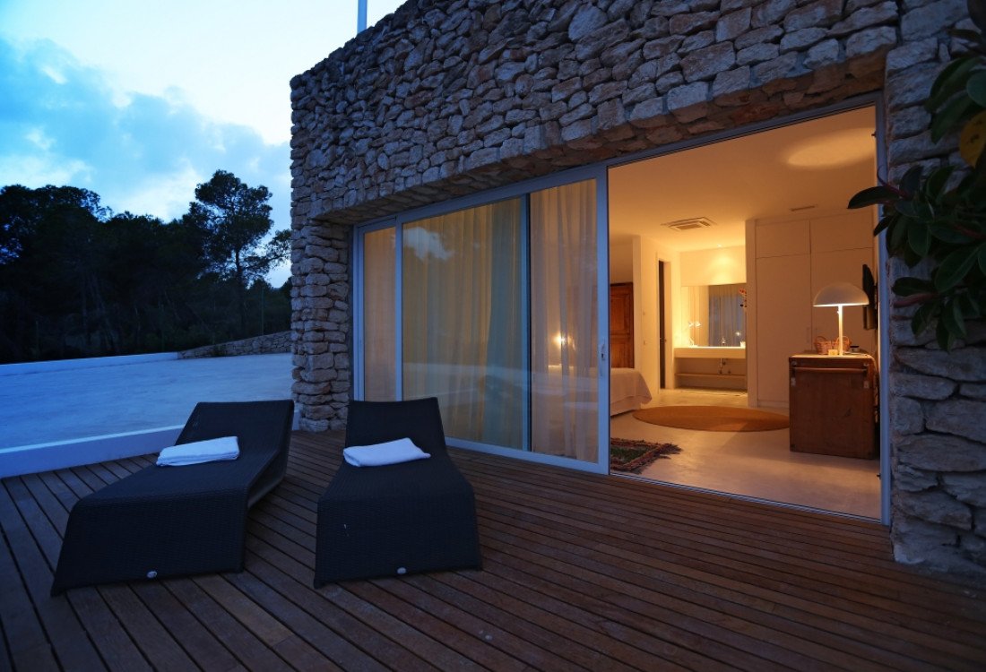 Stylish modern villa with outstanding sea views - 23