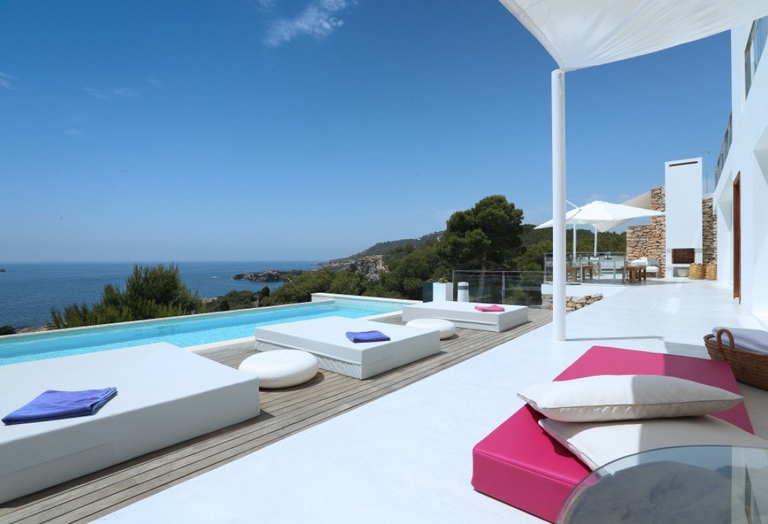 Stylish modern villa with outstanding sea views - 2
