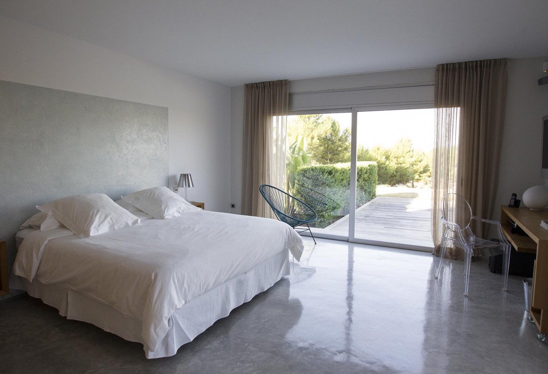 Luxury modern villa in Cala Conta with magnificent sea views - 4